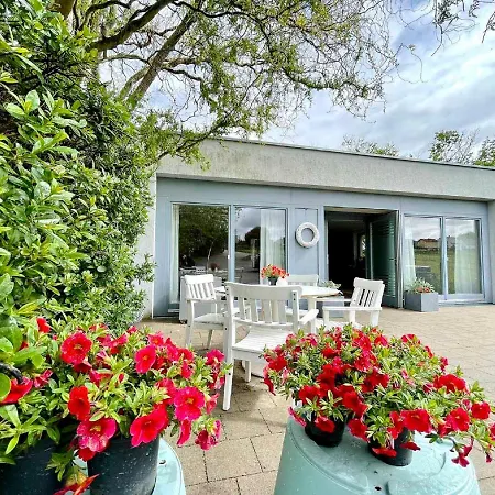 Ferienbungalow Iwele *